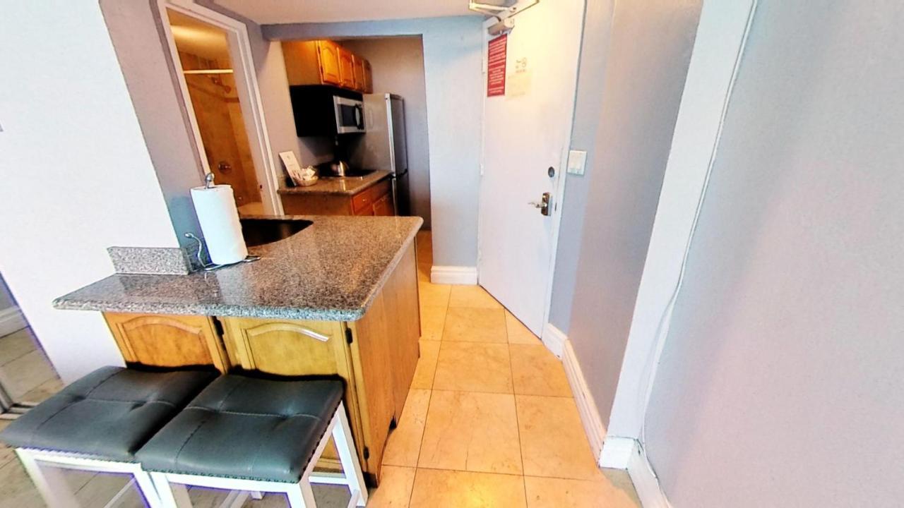 Castle 828 Oceanfront View With Balcony, Pool, Tennis, Beach Access And Free Parking! Miami Beach Eksteriør billede